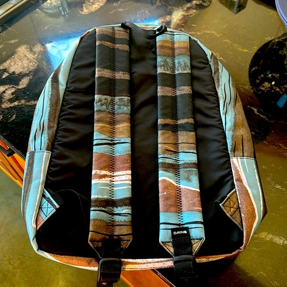 Dakine Backpack - like new condition - Picture 3 of 5